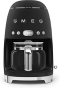 Smeg DCF02BLMEU - Cafetière filtre rétro 1050 W noire mate - Carafe verre jusqu'à 12 tasses - Fonction arôme Autostart maintien au chaud et 2 intensités