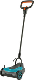 Gardena HandyMower 22-18V P4A Tondeuse à gazon sans fil - Coupe manuelle 22cm avec batterie 18V - Pour pelouse jusqu'à 50m² avec hauteur réglable